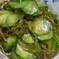 ☆みぃすけ☆'s cooksnap of when they made めかぶときゅうりのゴマ油和え.