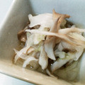 にゃんタコさん's cooksnap of when they made 作りおきOK.新玉ねぎと舞茸の酢の物.