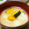 あ～ちゃんさ～ちゃん's cooksnap of when they made 娘考案＊かぼちゃとじゃがいものお味噌汁＊.