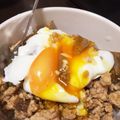 クックVVD5IF☆'s cooksnap of when they made 鶏のひき肉とごぼうの温玉丼♪.