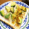 YUKIKI☆'s cooksnap of when they made アボカドと玉ねぎの粉チーズマヨトースト.