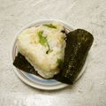 *ひろみ*'s cooksnap of when they made 揚げ玉塩昆布めんつゆおにぎり.