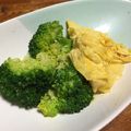 かよばぁ's cooksnap of when they made ５分で簡単！ブロッコリーと卵の炒め蒸し.