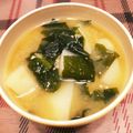 yuka119's cooksnap of when they made いつものお味噌汁☆じゃがいもとわかめ.