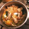 znooti's cooksnap of when they made 高血圧予防・舞茸と春菊のお吸い物.