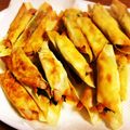 しばちゃそ's cooksnap of when they made 餃子の皮de節約チーズスティック.