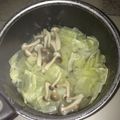 クックZ8J4H4☆'s cooksnap of when they made キャベツとシメジのスープ.