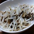 aaaayama's cooksnap of when they made 超簡単！もやしと塩昆布のナムル.