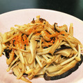 もも菌's cooksnap of when they made 後一品に☆えのきと椎茸の麺つゆ炒め.