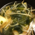 さきゆーママ's cooksnap of when they made もやしと油揚げとわかめの味噌汁.