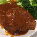 クックARHT96☆'s cooksnap of when they made 家族にリクエストされる煮込みハンバーグ.