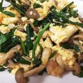 grcrwy's cooksnap of when they made ピリ辛♪シーフードにら玉.