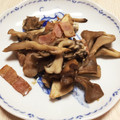 ぴぃーちゃそ's cooksnap of when they made 舞茸のバター醤油炒め.