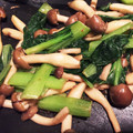 めのおう's cooksnap of when they made お弁当に！小松菜としめじのマヨポン炒め.