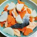 そら＆うみのパパ's cooksnap of when they made フライパンでかぶ（大根）と鮭のアラの煮物.