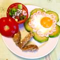 修業中あられちゃん♡'s cooksnap of when they made フラワーアボガドエッグ～✿.