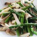 j1u0j1u0's cooksnap of when they made アスパラとキノコのレモンバター炒め.