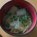 kimig's cooksnap of when they made えのきと貝割れの汁もの.