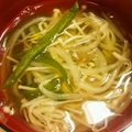 もっからーこむ's cooksnap of when they made もやし えのきピーマンのピリ辛中華スープ.