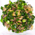 nosso's cooksnap of when they made ニラと鯖の水煮缶和え.