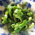 ちくぞーの妻's cooksnap of when they made 簡単レンジピーマン.