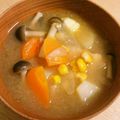 キャシー５１０'s cooksnap of when they made 鮭と野菜の味噌バタースープ.