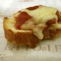 ちぃ兄やん's cooksnap of when they made なんちゃってピザトースト…(o˘◡˘o).