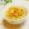 旦那は皿洗い's cooksnap of when they made 炊き込みご飯にちょい足し☆クリチおかか♡.