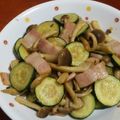 だぁしま's cooksnap of when they made 簡単ズッキーニしめじベーコン♡.