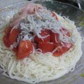 よちりんの娘's cooksnap of when they made トマトとじゃこのぶっかけ素麺.