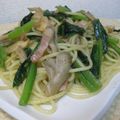 たべたいち's cooksnap of when they made 小松菜と舞茸の昆布茶パスタ.