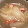 yuka_ca's cooksnap of when they made ごろごろたまねぎの簡単コンソメスープ.