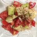 クックGFY8CA☆'s cooksnap of when they made トマトときゅうりの角切りサラダ.