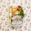 komutatata's cooksnap of when they made 納豆とクリームチーズのおにぎらず.