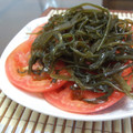 naru09上海's cooksnap of when they made 塩昆布とトマトのごま油和え.
