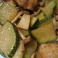 ＊もぐもぐ45＊'s cooksnap of when they made ささみとキノコとズッキーニのオイマヨ炒め.