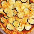 ぽよぷ's cooksnap of when they made ナスとズッキーニのマリネをのせたピザ.
