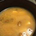 さきゆーママ's cooksnap of when they made 豆腐となめこのみそ汁.