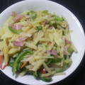 ヒトミッシェル's cooksnap of when they made ピーマンとポテトのベーコン炒め.