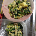 夕飯は６時です's cooksnap of when they made 平日副菜☆ほうれん草としめじの卵炒め♪.