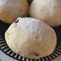 モモラッテ's cooksnap of when they made まるで豆大福？白玉生地で餡入り黒豆パン.