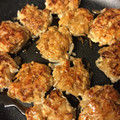 節約・ダイエット母's cooksnap of when they made 節約に！鶏ひき肉ともやしの和風ハンバーグ.