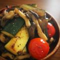 ＊・ヒロ・＊'s cooksnap of when they made 簡単シンプル＊ズッキーニときのこ炒め.