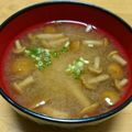 ドルフィンサーモン's cooksnap of when they made なめこ汁　～いつなめこを入れるか？～.