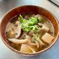 azbjbn's cooksnap of when they made きのこたっぷり♡ごま味噌汁.
