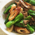 りなお7's cooksnap of when they made 豚肉とちくわとししとうのオイマヨ炒め♡.