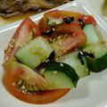 tokonatu11's cooksnap of when they made キュウリとトマトの胡麻和えサラダ.