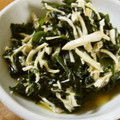 低カロ探検隊's cooksnap of when they made ささみとワカメの酢の物.