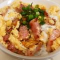 くぅぽん☆'s cooksnap of when they made ふんわりベーコン玉子丼.