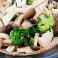 saku_ra4's cooksnap of when they made シメジとブロッコリーの簡単バター炒め.